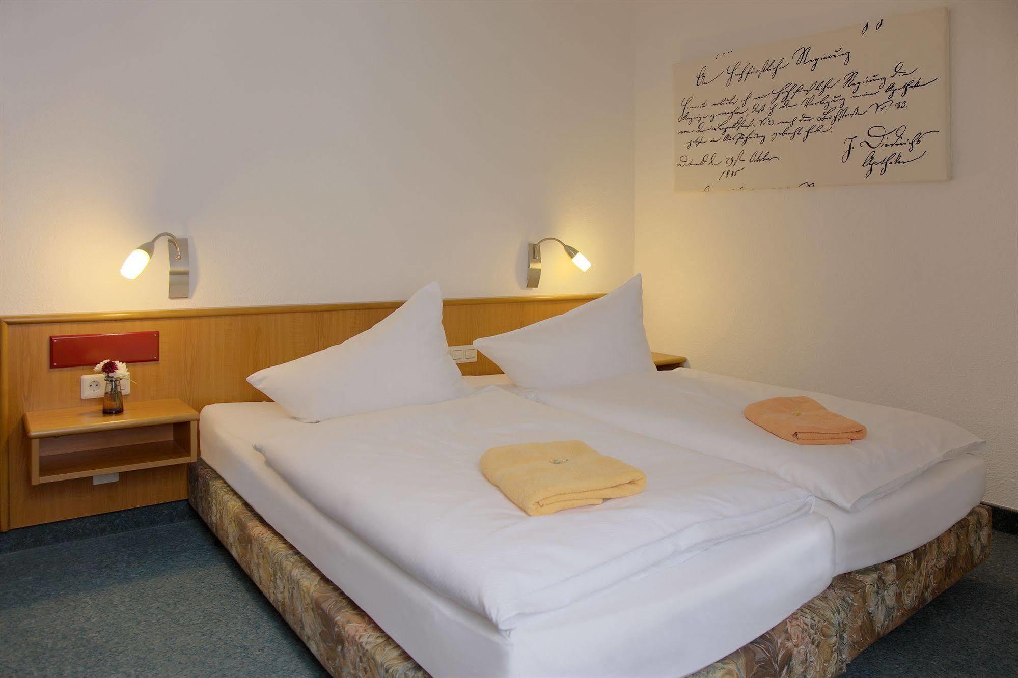 Adler-Hotel Delitzsch Εξωτερικό φωτογραφία