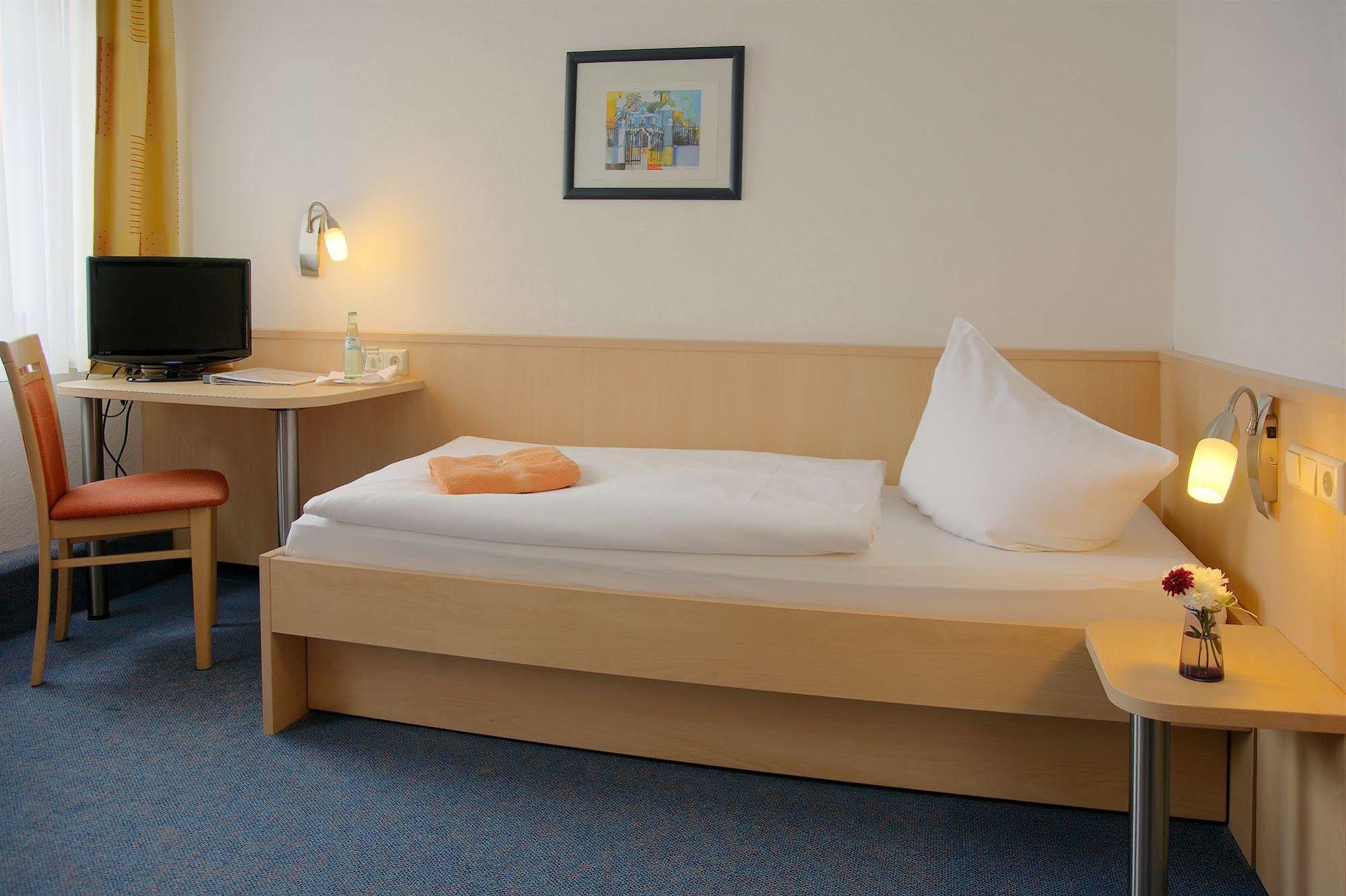 Adler-Hotel Delitzsch Εξωτερικό φωτογραφία